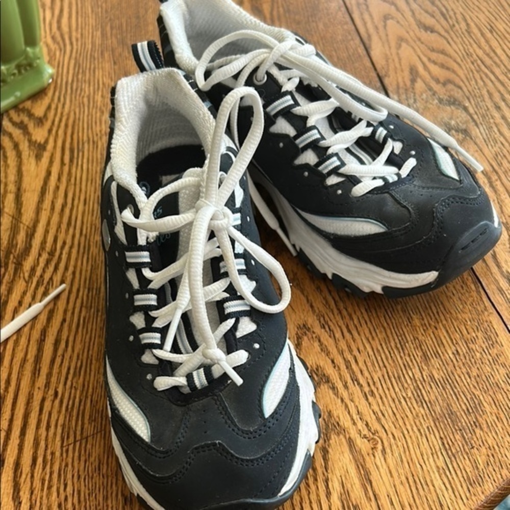 Skechers D’Lites Navy and White Sneakers